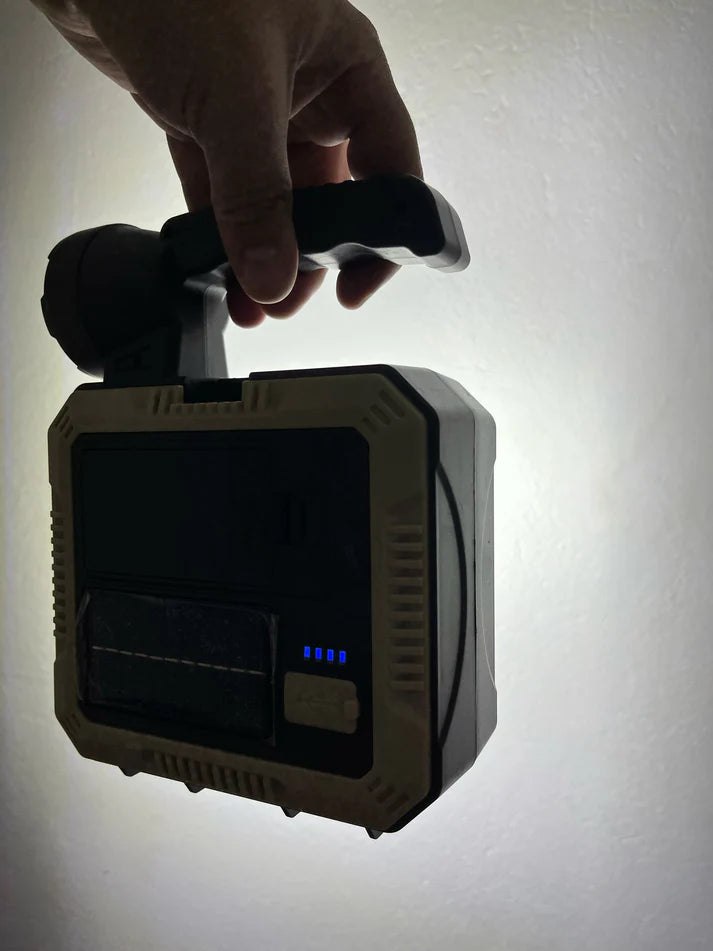 Linterna De Luz Led Recargable Solar +con Maleta Multifuncio