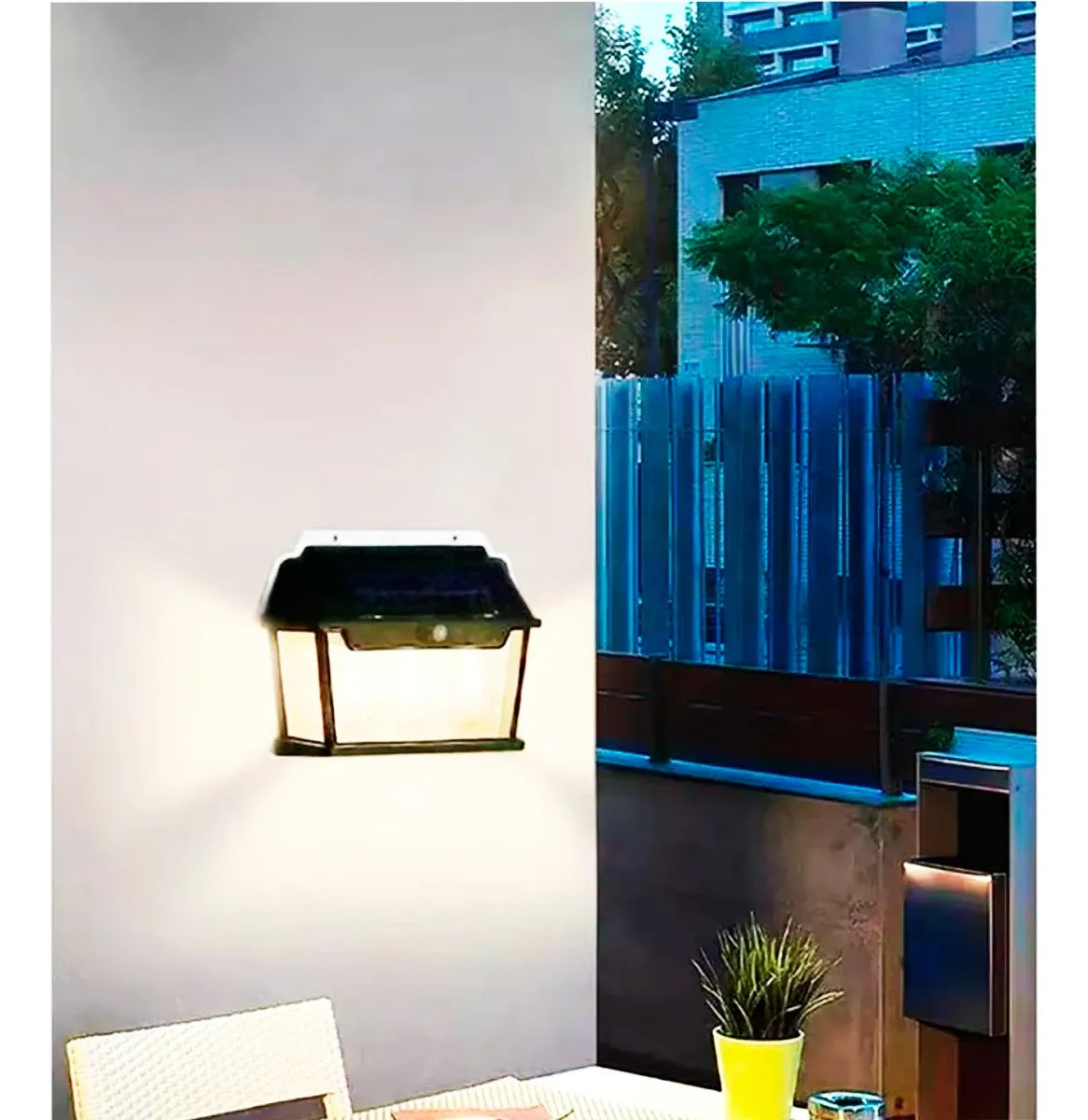 Lámpara Solar De Pared Exterior 4 Bombillos Luz Cálida