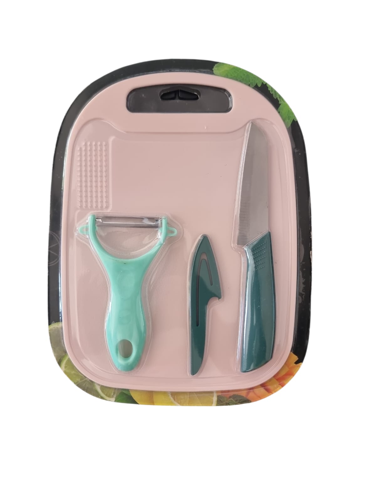 cuchillo de cocina con pelapapa y tabla